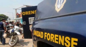 Muere mecánico al caerle encima la transmisión de un camión