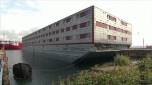 Mueren cuatro personas migrantes al tratar cruzar el canal de la Mancha desde Francia