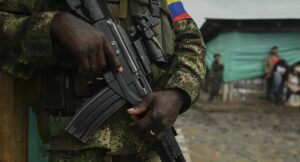 Mueren dos soldados en un ataque con explosivos de disidencias de las FARC en Colombia - AlbertoNews