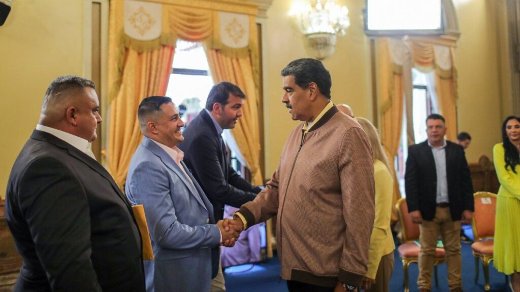Nicolás Maduro se reunió con líderes de la oposición independiente
