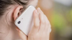 Niña de 12 años es acusada de asfixiar a su prima de 8 por un iPhone