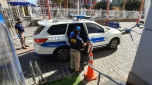 Niño venezolano que estaba solo cayó del piso 7 de edificio en Chile