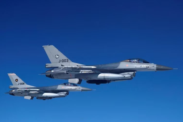 Noruega sigue con los planes para suministrar a Ucrania seis F-16 este año - AlbertoNews
