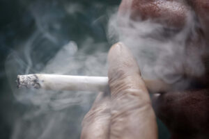 OMS emite primeras recomendaciones de tratamientos clínicos para dejar de fumar