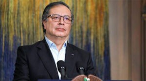 Petro celebra decisión de Maduro de retomar diálogo con Estados Unidos
