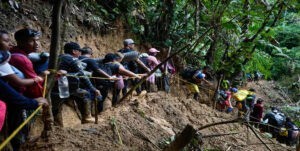 Petro cuestionó los cierres de Panamá a tres pasos de migrantes en el Darién