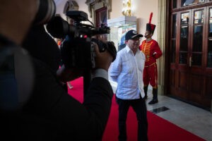 Petro exige "escrutinio transparente" con partidos y veedores nacionales e internacionales
