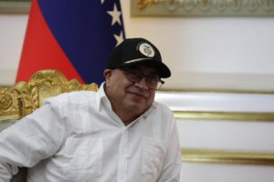 Petro insiste en un acuerdo nacional para Venezuela que dé "máximas garantías a la oposición"