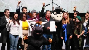Petro promulga ley que prohíbe las corridas de toros en Colombia