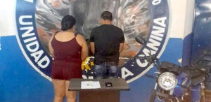 Polisur detiene dos sujetos sorprendidos con un envoltorio con droga en Fundabarrios