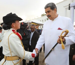 Presidente Maduro asciende a mil 742 alférez y guardiamarinas de la FANB - Yvke Mundial