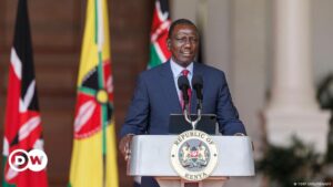 Presidente de Kenia destituye a casi todos su gabinete – DW – 11/07/2024