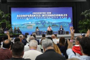 Presidente se reunió con veedores internacionales