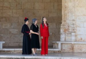 Princesa Leonor escogió un traje de Carolina Herrera para su primer viaje oficial al extranjero