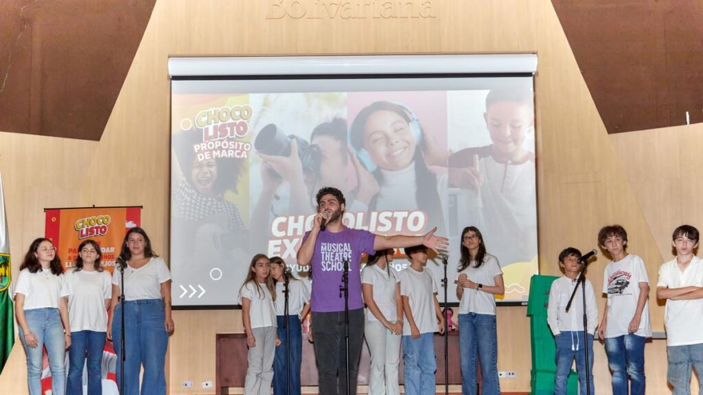 Programa social que busca mejorar la calidad visual de niños