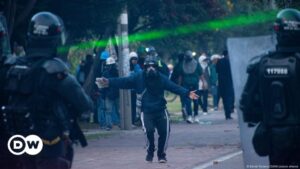 Protesta estudiantil termina con personas heridas – DW – 28/07/2024