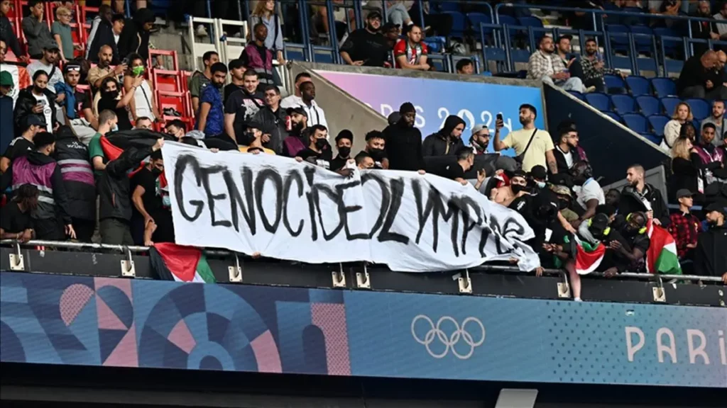 Protestan en partido de fútbol entre Israel y Paraguay en Olimpiadas por ataque a Gaza