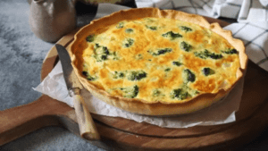 Quiche de brócoli y jamón, una receta sencilla, deliciosa y barata que se convertirá en tu plato favorito con esta verdura
