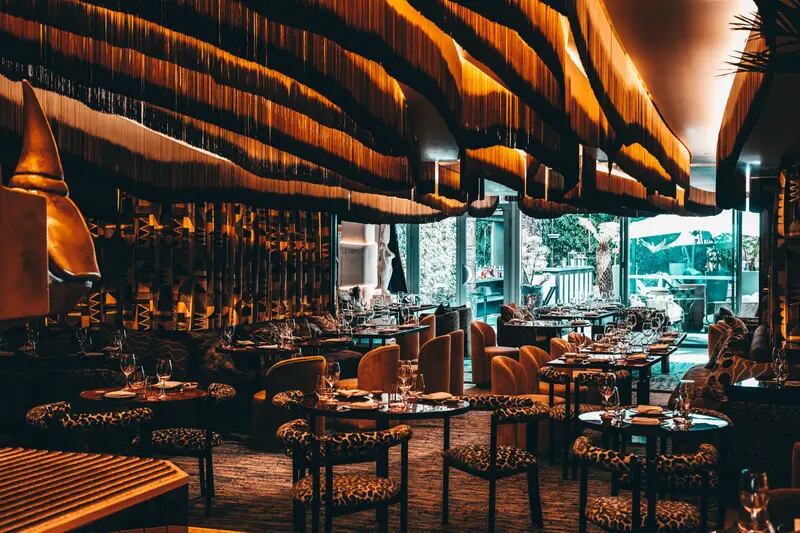 Reportan cierres masivos de restaurantes que abrieron recientemente