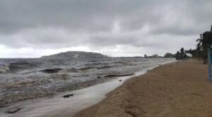 Reportan fuerte oleaje y vientos en playas de Sucre