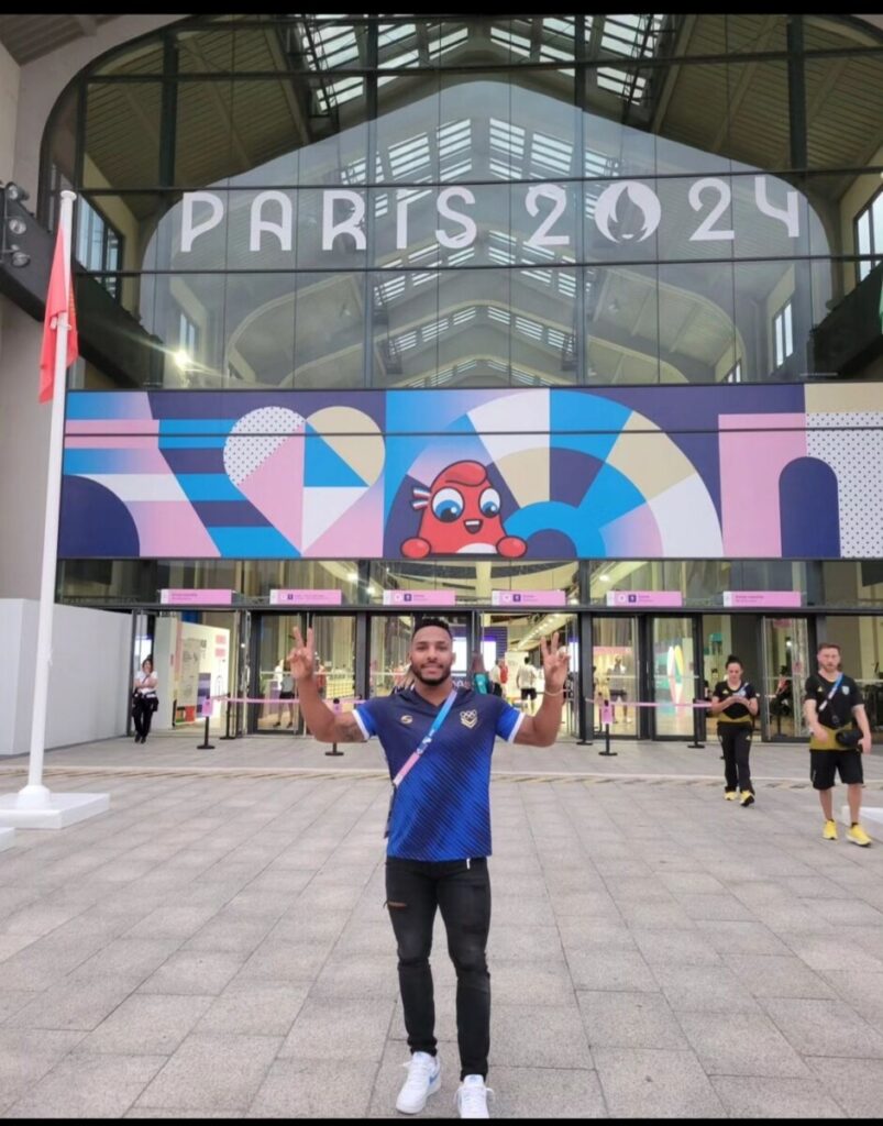 Representación regional llegó a Paris