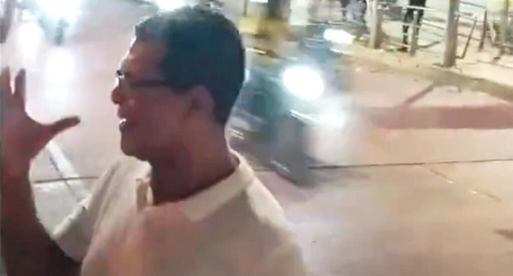 Roban celular a hombre que grababa festejo de motos por triunfo de Colombia