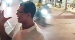 Roban celular a hombre que grababa festejo de motos por triunfo de Colombia