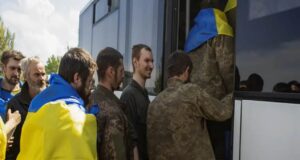 Rusia y Ucrania llevan a cabo un intercambio exitoso de prisioneros de guerra
