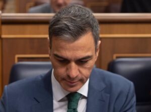 Sánchez anuncia que pondrá un tope a la financiación con fondos públicos de medios "que no tienen lectores"