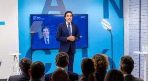 Santander y Deutsche Bank asesorarán a Sacyr en la búsqueda de un socio para Voreantis