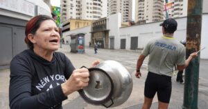 Se registran fuertes cacerolazos en Caracas y el resto de Venezuela en repudio al fraude de Maduro