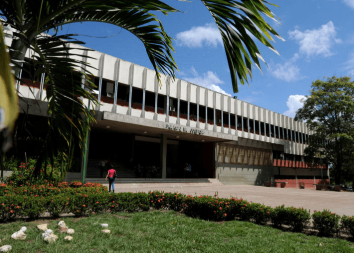 Sentenciados a 15 años por intentar quemar viva a una jovencita