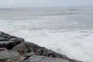 Suspenden vuelos y zarpe de embarcaciones hacia Sucre y Nueva Esparta por huracán Beryl
