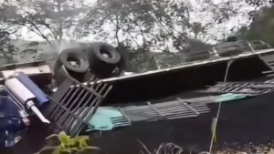 Tractomula se quedó sin frenos en la vía Bogotá