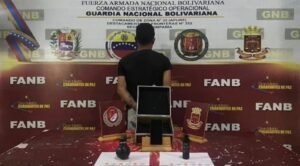 Trajo una lacrimógena y una granada aturdidora en un maletín
