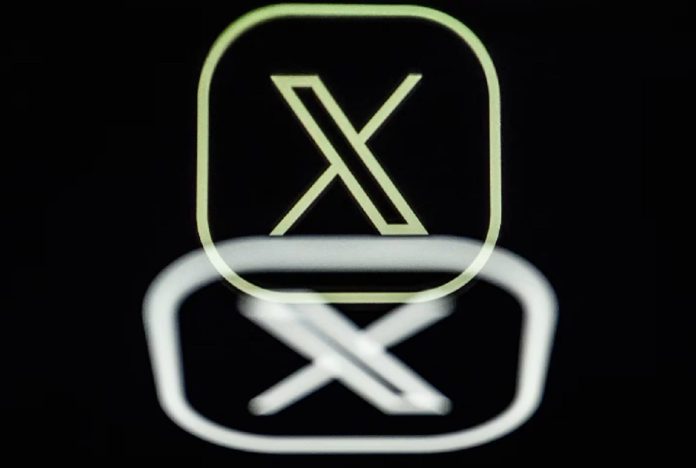 UE acusa a X de engañar con su marca azul de verificación