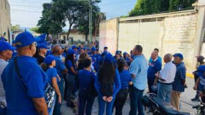 UNT en la calle llevando el mensaje de Edmundo González