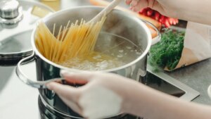 Un chef italiano desvela los tres errores que debes evitar al cocinar la pasta seca