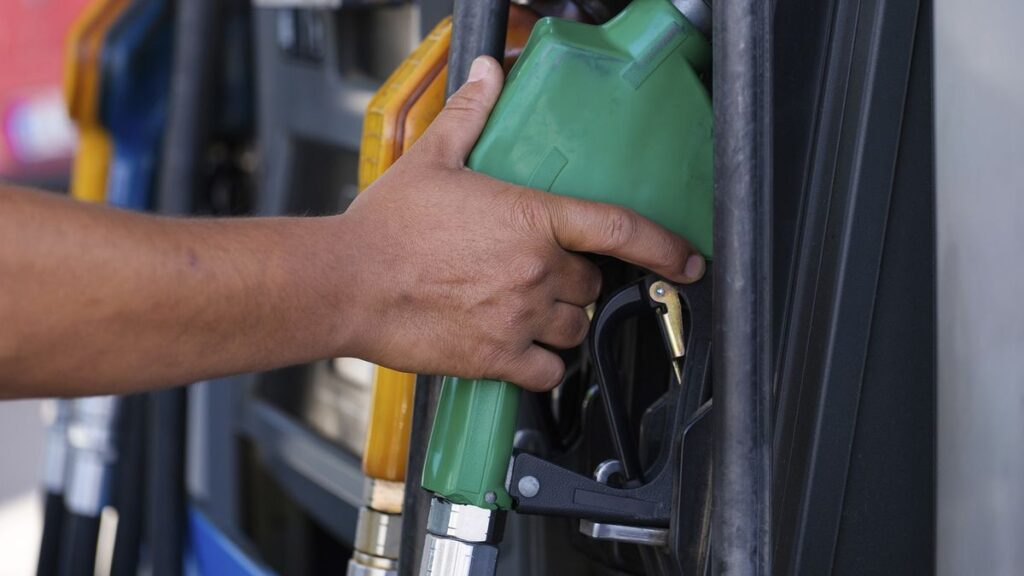 Uruguay está entre los 15 países con la nafta más cara del mundo