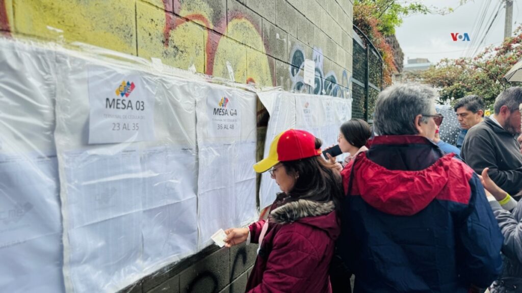 Venezolanos en Colombia votan en elecciones presidenciales