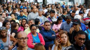 Venezolanos votan para elegir entre la continuidad del chavismo o un cambio político hasta 2031