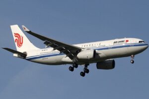 Viajes aéreos de pasajeros de China registran en 2023 más del doble que en 2022 |