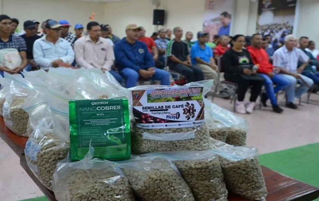 Vicepresidenta Delcy Rodríguez lidera encuentro con caficultores del país |