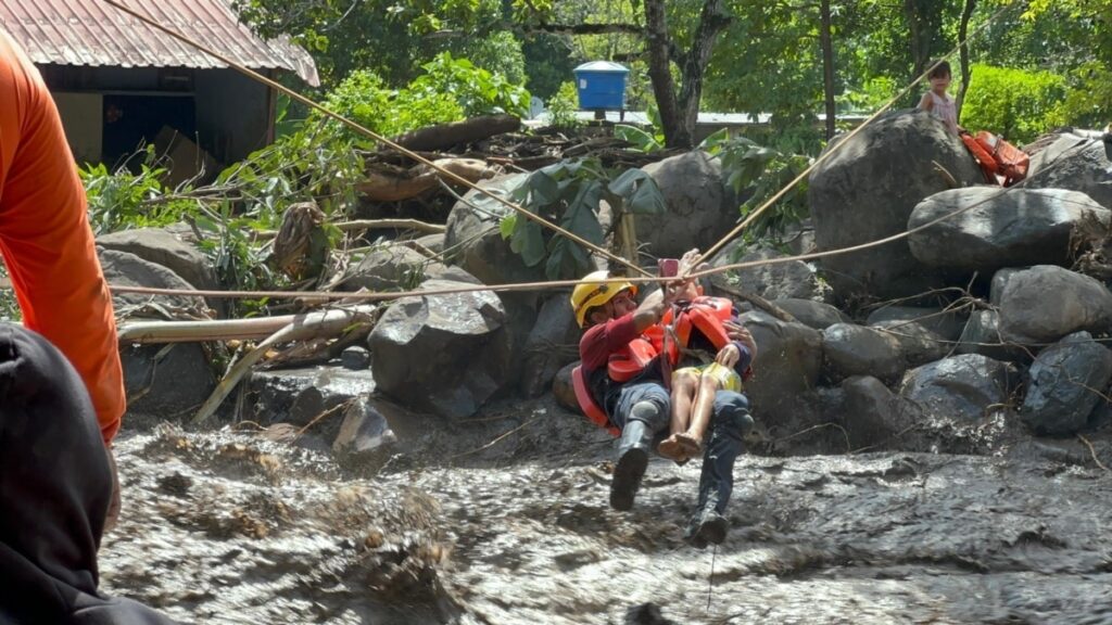 Vicepresidenta de Venezuela lesionada por un árbol en zona afectada por inundaciones