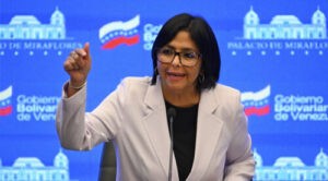 Vicepresidente Delcy Rodríguez resulta herida al caer árbol