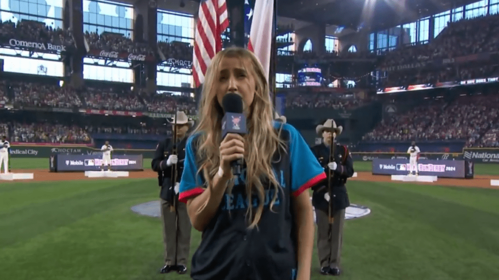 así fue la polémica presentación del el himno de USA en la MLB