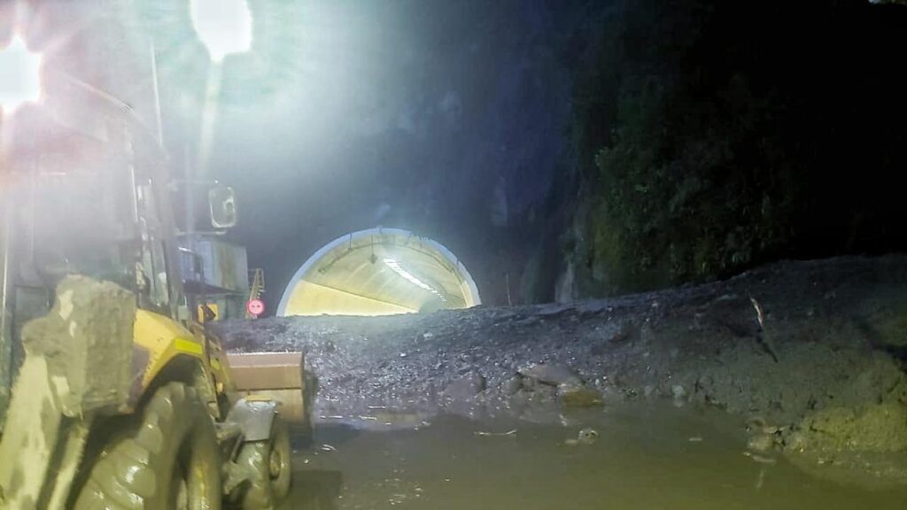 así va el trabajo para remover material