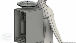 crean traje que recicla orina en agua potable – DW – 23/07/2024