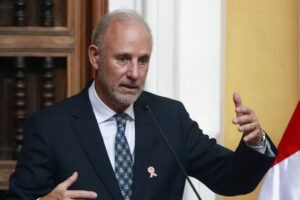 deben abandonar el país en 72 horas
