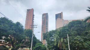 evacuación en el edificio Mirage 57 por emergencia